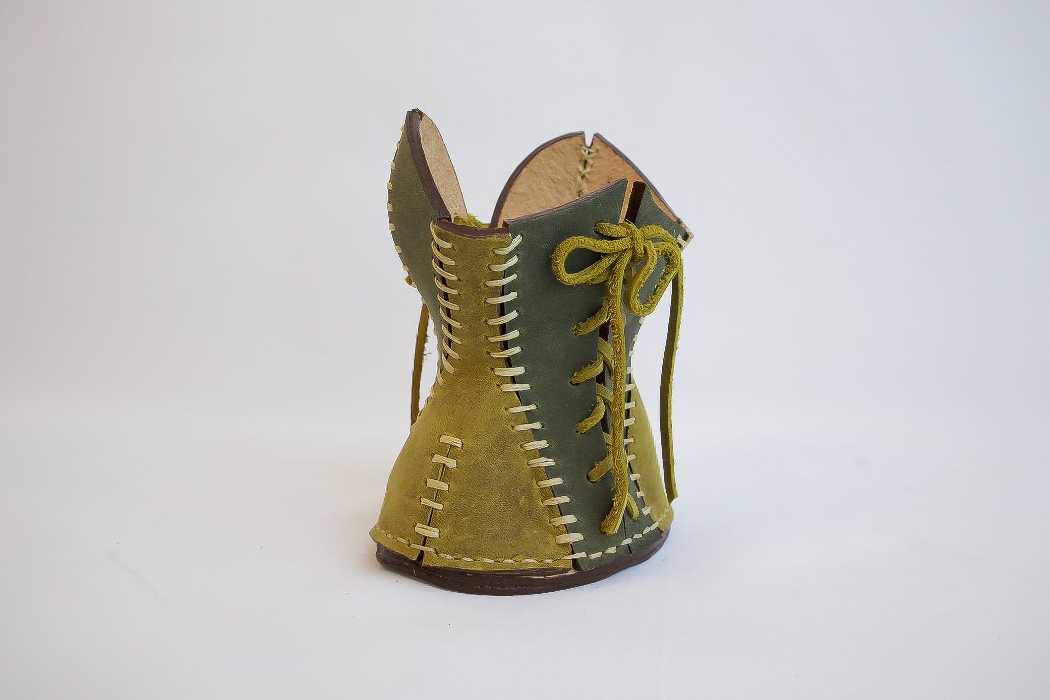 Corset Blush Brush Holder - Green
